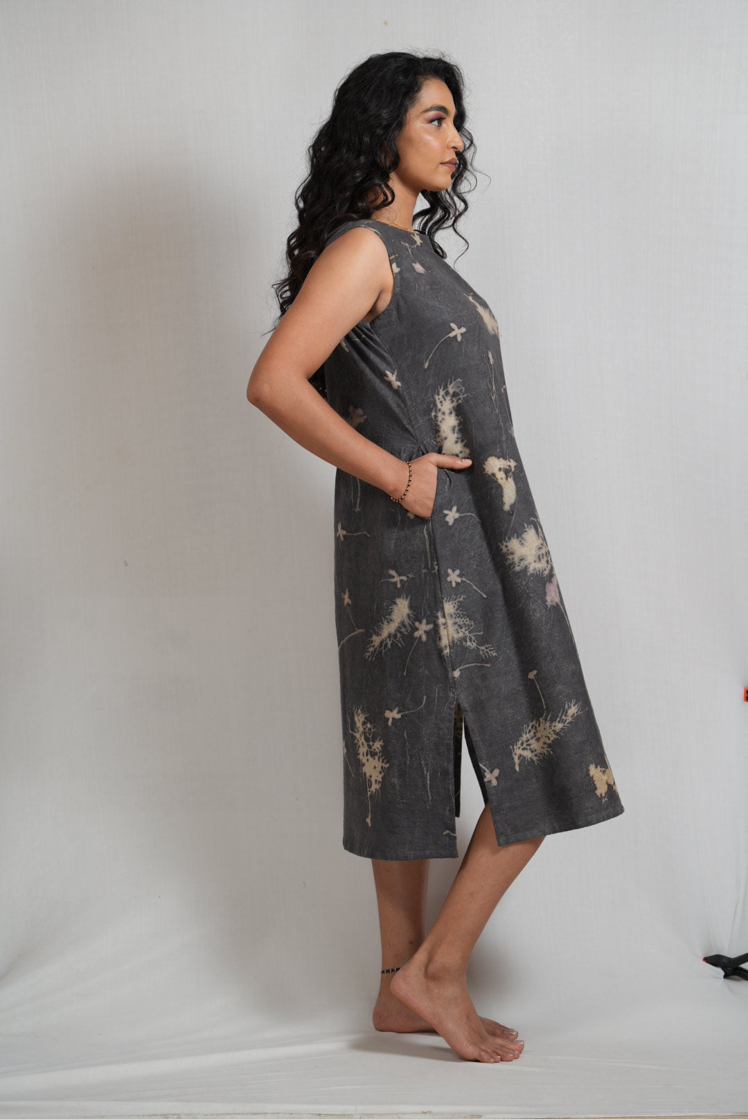 Sleeveless Boat Neck Dress